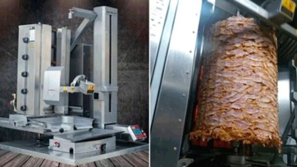Robot taquero corta finamente la carne y la coloca al interior de la tortilla como todo un experto