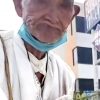 Abuelito que pide limosna se enoja cuando y le lanza las monedas en la cara, pide de 10 pesos para delante