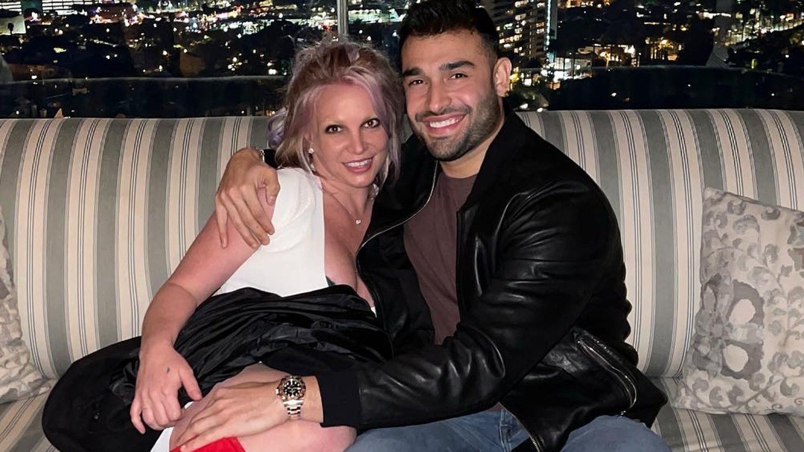 Britney Spears confirma que a sus 40 años está embarazada de su joven novio