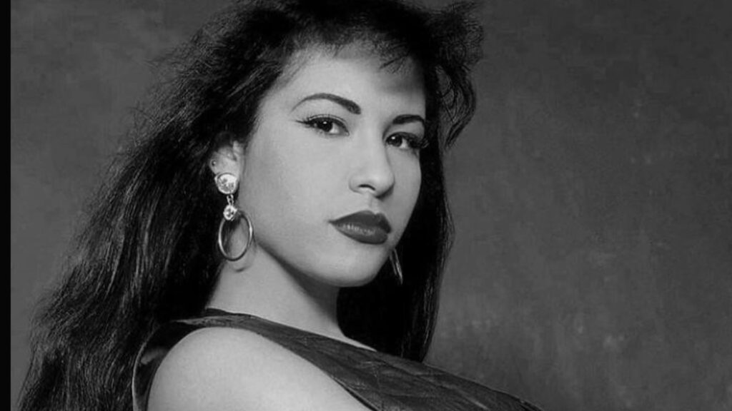 Viudo de Selena Quintanilla destapa inédita foto de la cantante y causa indignación