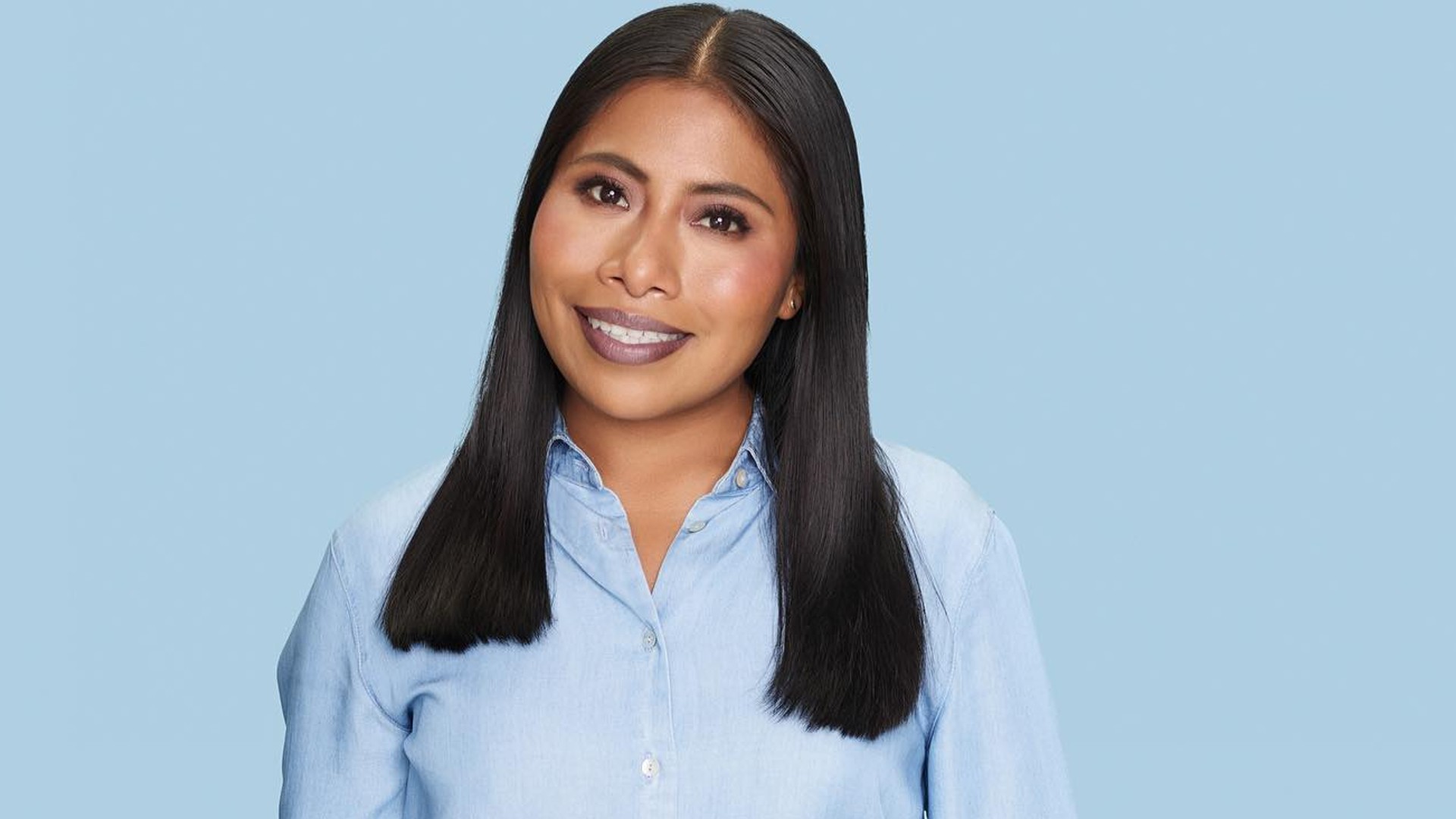 Yalitza Aparicio se deja ver como nunca antes y posa muy destapadita en bikini