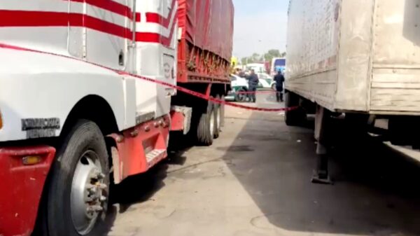 Pequeñito muere atropellado por el camión que reparaba junto a su padre en Iztapalapa