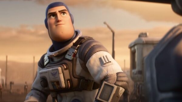 Lightyear es vetada en 14 países por incluir un beso entre personas del mismo sexo