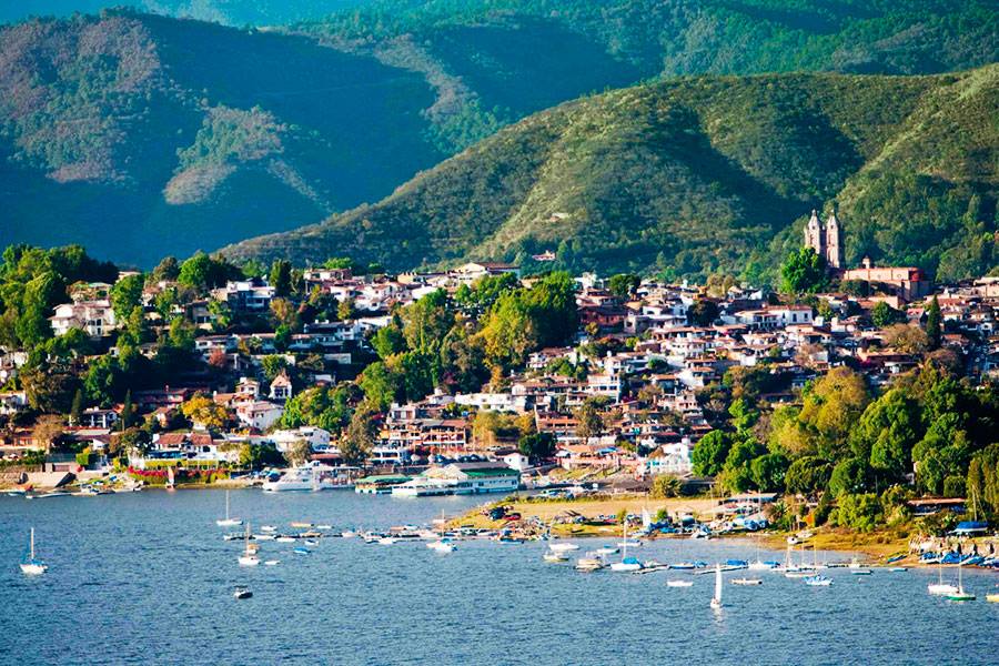 Cancelan triatlón de Valle de Bravo por alta presencia de restos fecales en la presa