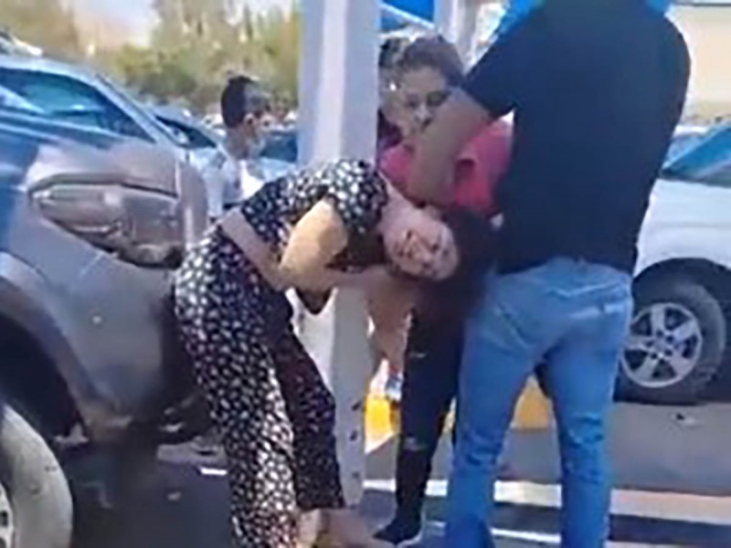 VIDEO: Mujer descubre al esposo con la amantes y se desata la pelea