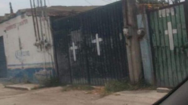 'Nahual' aterroriza a vecinos de Morelos y pintan cruces para ahuyentarlo