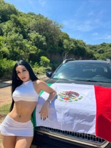 Yuliett Torres festeja el mes patrio lanzando cuenta gratuita de