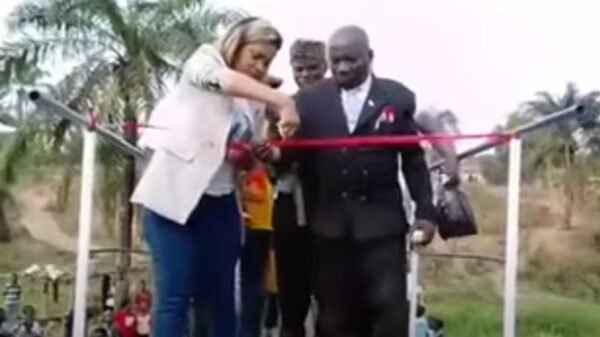 VIDEO: Se derrumba puente en el Congo justo en el momento que era inaugurado