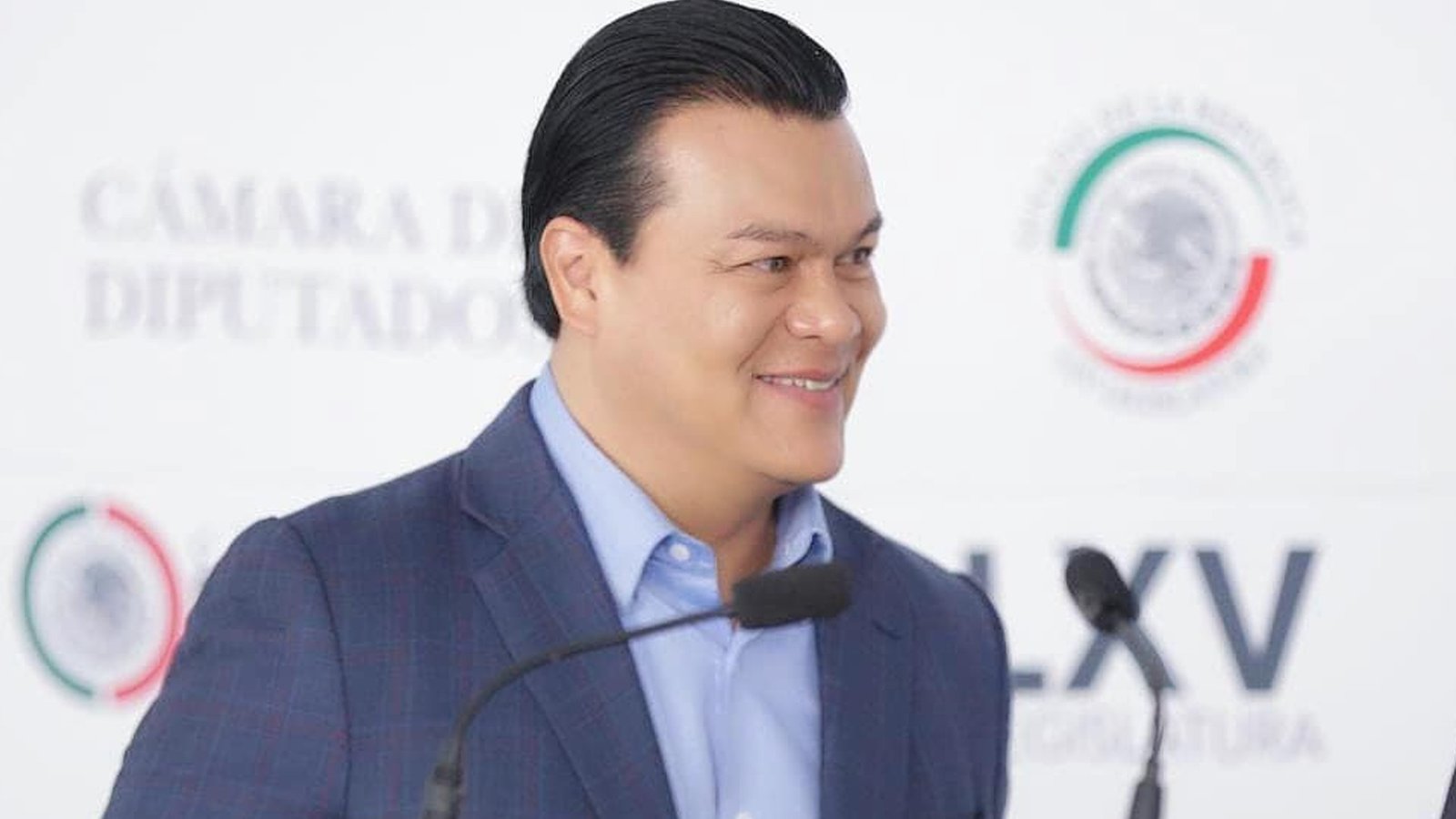 Juan Zepeda presenta iniciativa para prohibir la imposición de vestimenta en espacios de trabajo