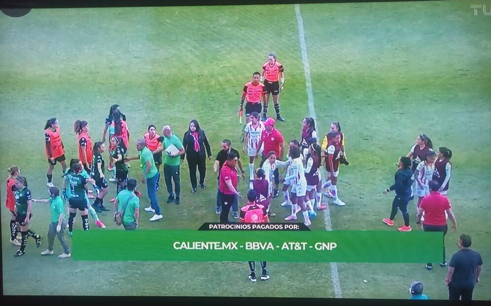 Se desata la campal en partido Necaxa vs Santos de la Liga Mx Femenil
