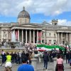 Miles de manifestantes protestan en el Trafalgar Square de Londres en pro de la libertad en Irán