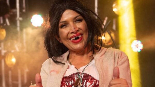 La Chupitos con un buen baño y arreglada es totalmente otra, así la mujer detrás del personaje