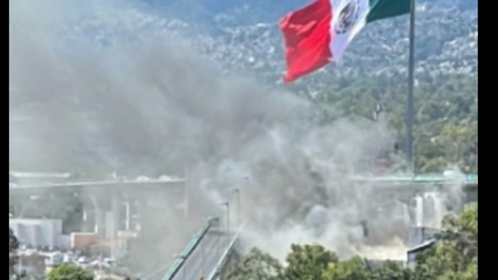 Bomberos señala que el incendio en Galerías El Triunfo de la CDMX ya ...
