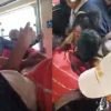 VIDEO: Mujeres pelean sin descanso y desatan el caos a bordo del Tren Ligero de la CDMX