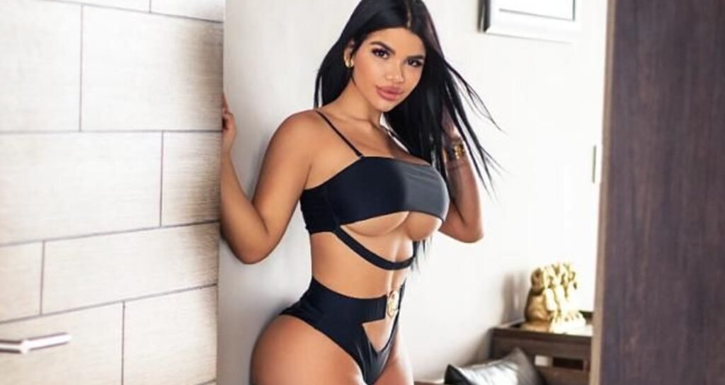 Victoria Hernández: La influencer que combina sensualidad y estilo a la
