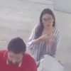 VIDEO: Exhiben a pareja de la Del Valle tirando los pañales sucios de su bebé en la calle