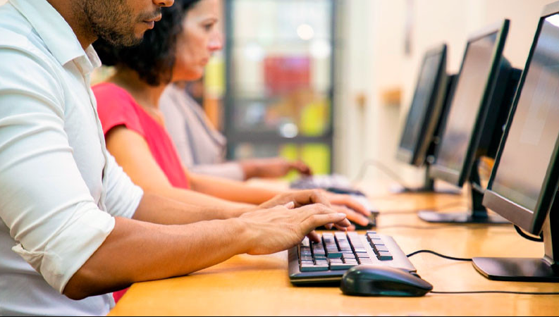 Denuncian engaños a maestros con falsos cursos para promoción docente