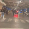 VIDEO: Reportan disparos en el interior del estacionamiento de plaza Mitikah