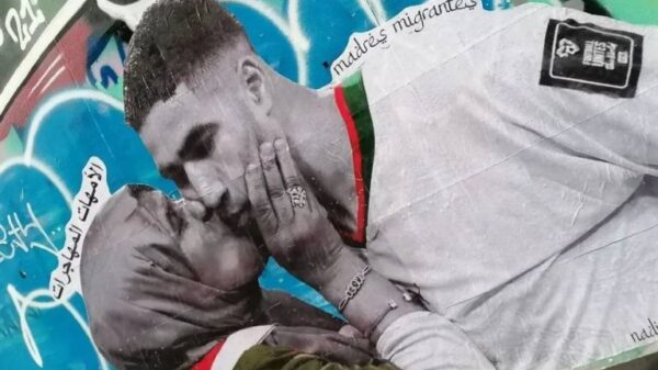 Inmortalizan a Achraf Hakimi y su madre con mural en Marruecos