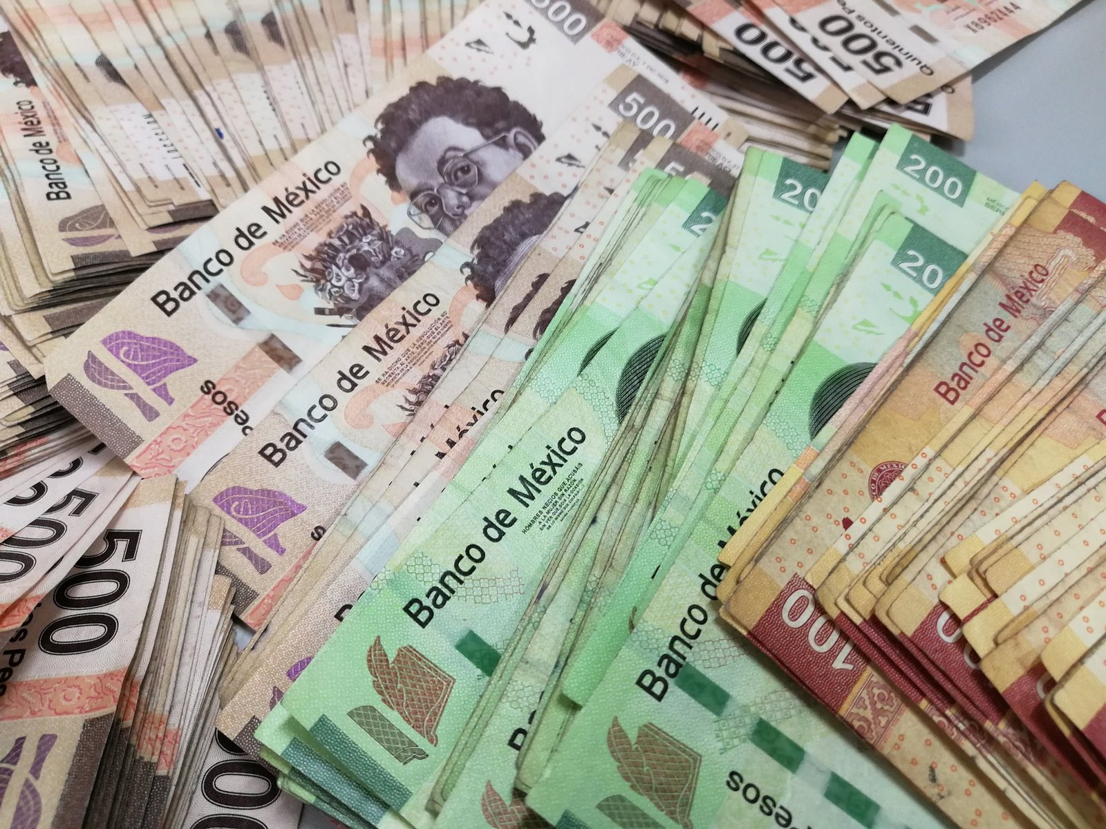 SAT: Cuánto dinero en efectivo puedes depositar o recibir sin declarar