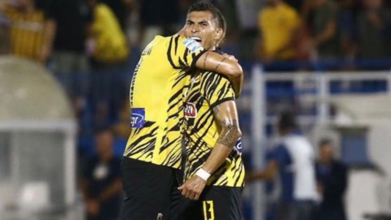 VIDEO: Orbelín Pineda se despacha con un golazo en el triunfo del AEK Atenas