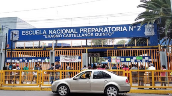 Muere alumna en Prepa 2 de la UNAM en pleno examen y evacúan las instalaciones