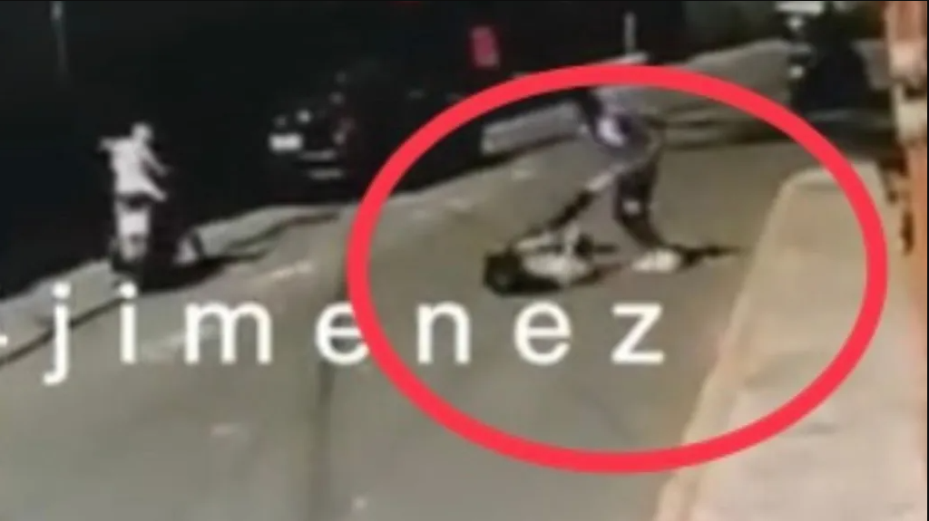 VIDEO: Captan brutal golpiza a un joven en calles de alcaldía Coyoacán