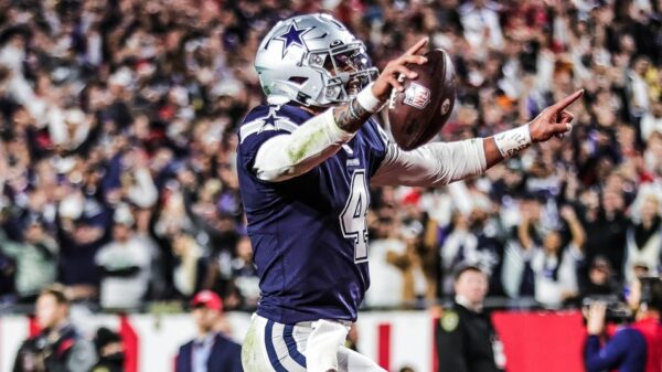 NFL: Dak Prescott comanda a Dallas para vencer contundentemente a Tom Brady y los Bucaneros