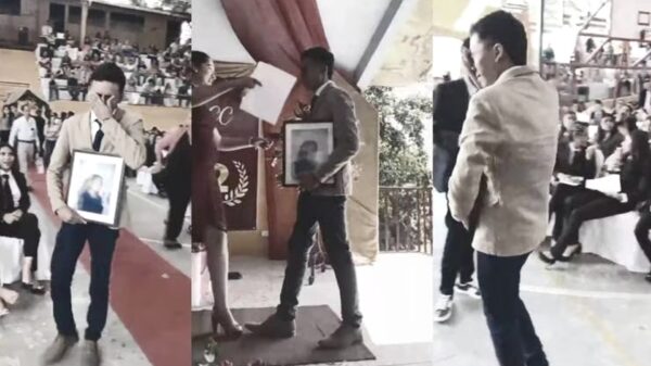 VIDEO: Joven acude a su graduación con la foto de su madre fallecida, ¡no la olvida!
