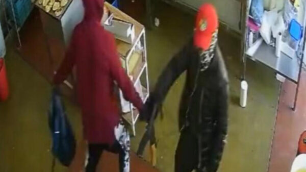 VIDEO: Se negaron a pagar derecho de piso y en venganza les queman su taquería