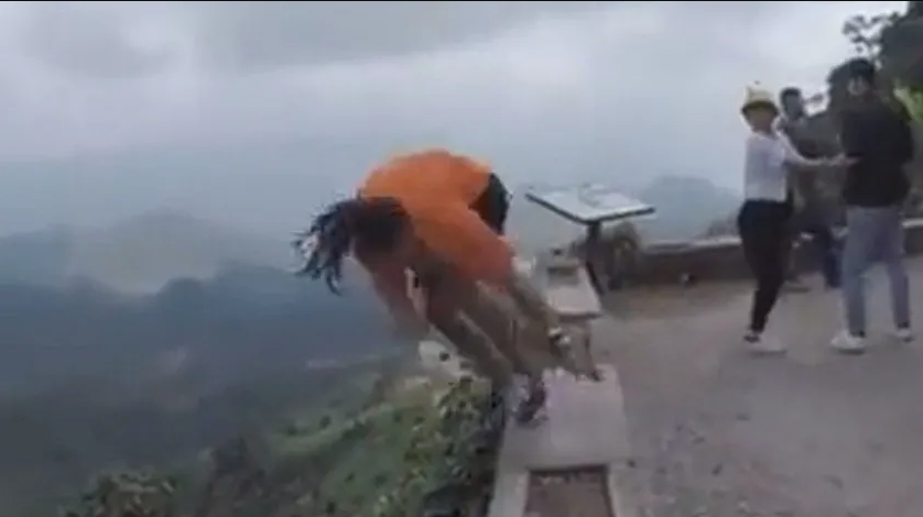 Graban el impactante momento en que un hombre cae al vacío tras fallida acrobacia de Parkour