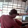 VIDEO: Graban a sujeto acosando y manoseando a empleada de panadería en Morelos