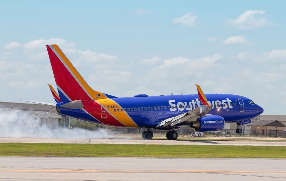 VIDEO: Avión de Southwest aterriza de emergencia y así fueron los momentos de pánico