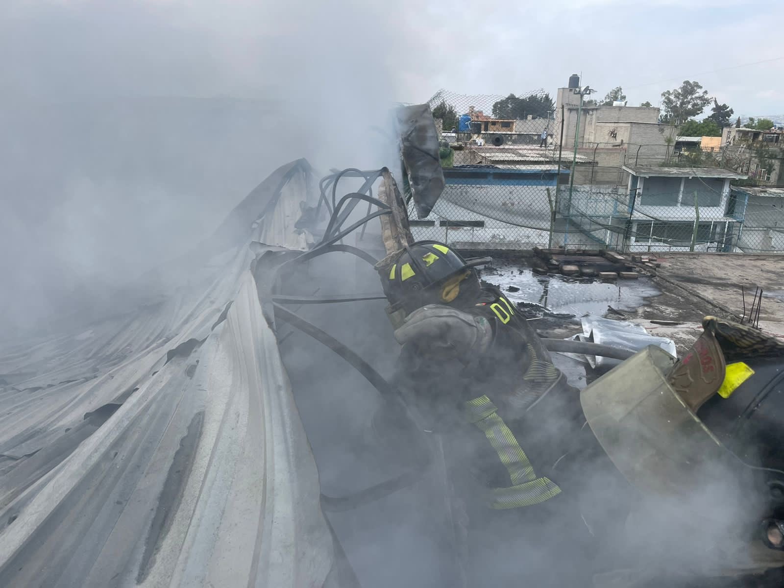 Se registra fuerte incendio en la CDMX - México Ya