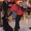 VIDEO: Empleado de Cinemex causa indignación por la arrastrar a un perro para sacarlo