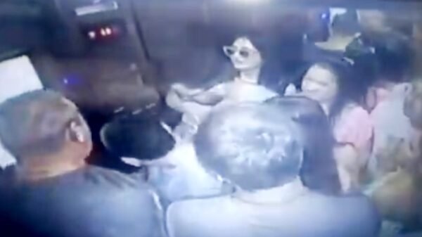 VIDEO: Elevador se desploma luego de que excedieran el limite de peso
