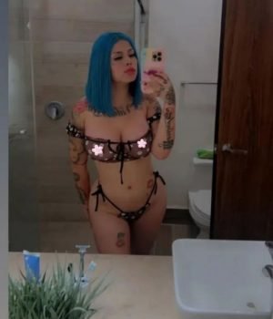 Las íntimas e incendiarias fotos que Mona tuvo que modificar para