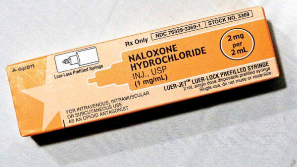 Senado posterga reforma y se congela la venta de naloxona