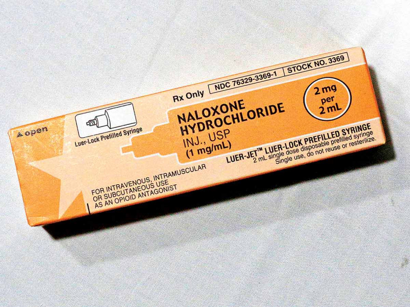 Senado posterga reforma y se congela la venta de naloxona