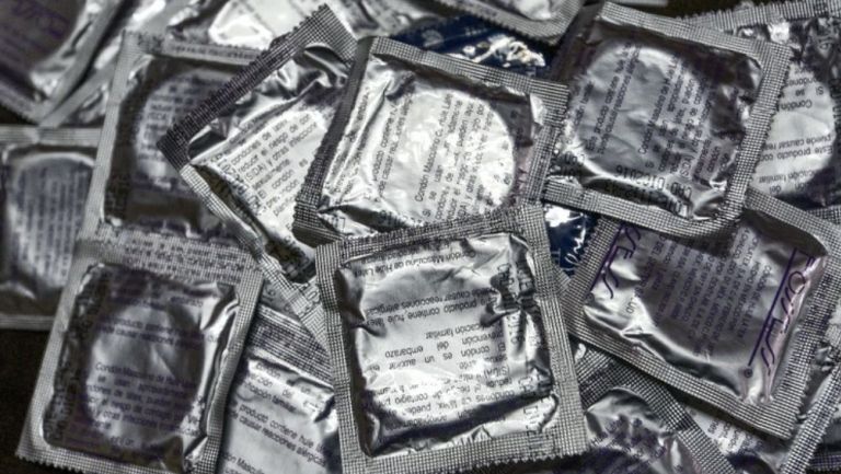 Cofepris emite alerta por famosa marca de condones pirata