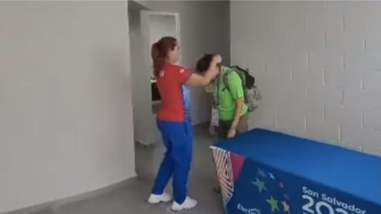 Atleta mexicana pierde su medalla por absurdo reglamento y la competidora cubana se la regresa