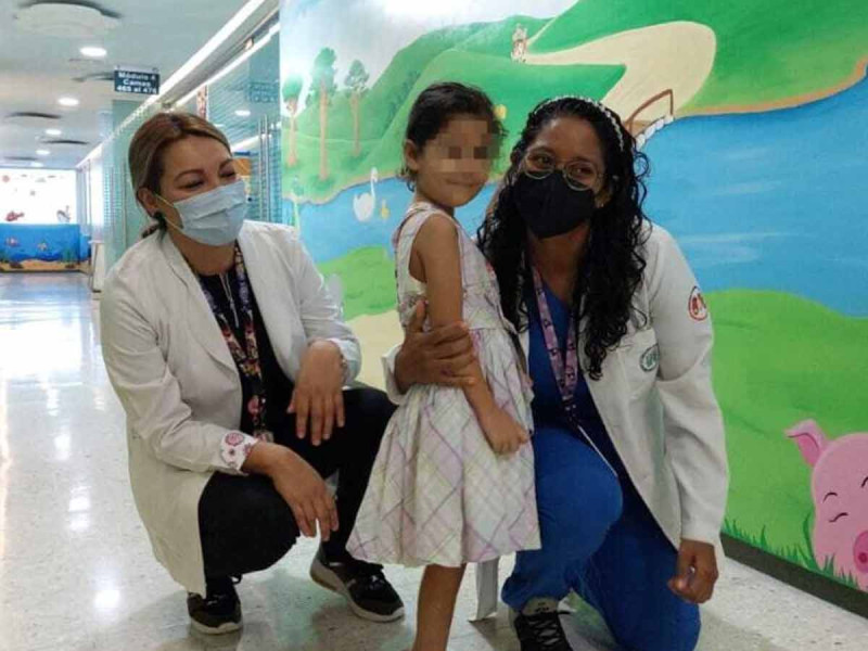 Especialistas del IMSS salvan la vida de una niña de 4 años que recibió una bala perdida