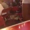 Tras golpiza a un empleado, reviven video íntimo grabado en la taquería Orinoco