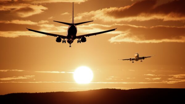 Buscan que aerolíneas garanticen acompañamiento y seguridad de menores