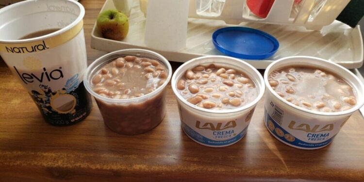 ¡Cuidado! Reutilizar los envases de yogur o crema para guardar frijoles podría ser muy peligroso