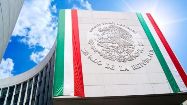 Proponen permisos de ausencia laboral con goce de sueldo para trabajadoras que cuiden a hijos enfermos
