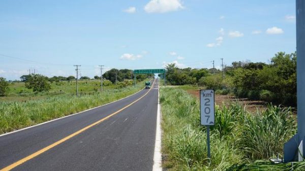 Carretera federal Las Cruces-Pinotepa Nacional, beneficiará a 400 mil habitantes de Guerrero y Oaxaca