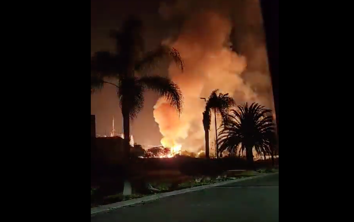 Difunden videos de la terrible explosión de una subestación de la CFE en Juriquilla