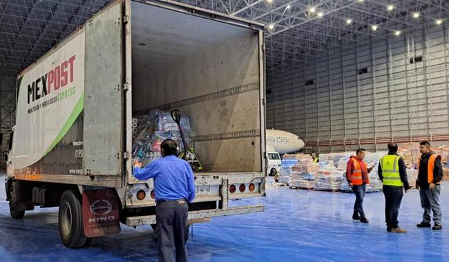 Correos de México entrega más de 6 toneladas de víveres para damnificados en Acapulco