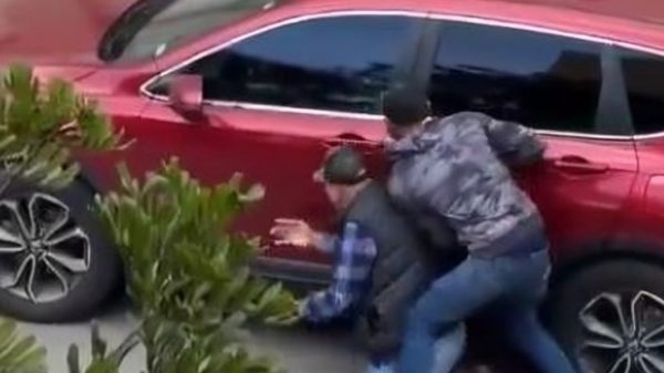 Abuelito suplica a ladrón que no le haga daño y el video genera indignación